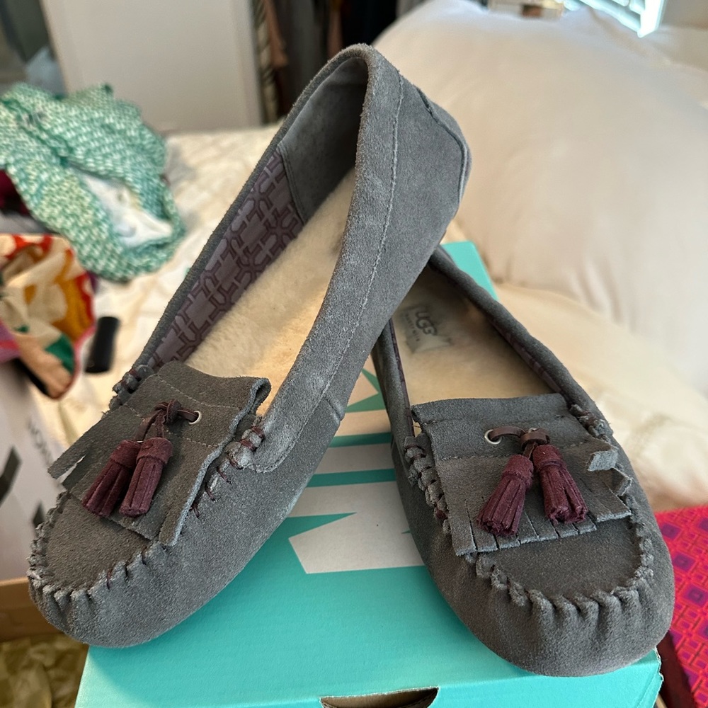 UGG loafers Lizzy in gray size 10